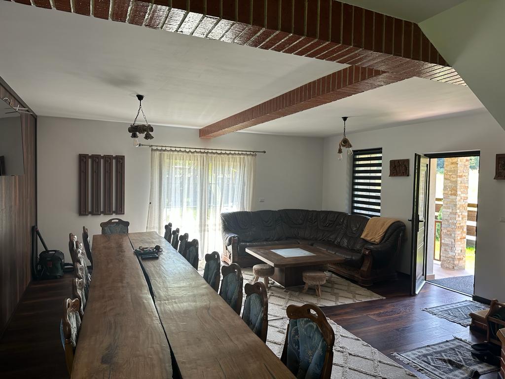 cabana-de-inchiriat-camera-de-masa